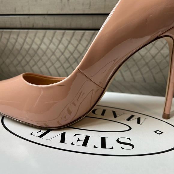 Blush Colored Steve Madden Patent leather Heeled pumps - Picture 8 of 10